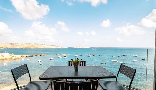 Sunny Seaside Holiday Home