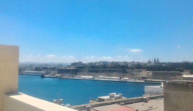 Superb medieval townhouse with great Valletta sea views