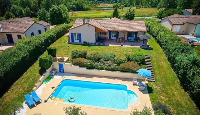 Superior detached villa, 2 bathrooms, private pool, sleeps 6
