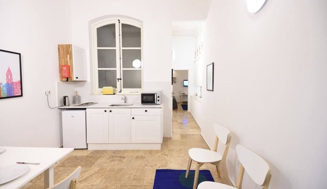 The George Studio at Grand Harbour View Flats