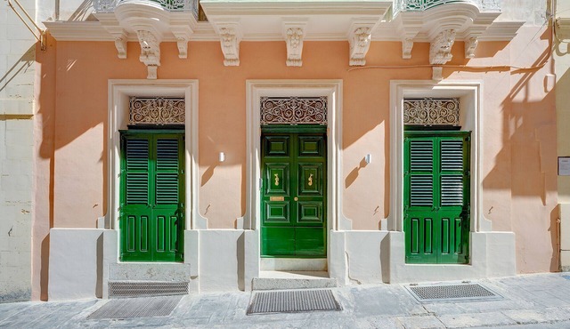 Traditional Maltese Townhouse wt Terrace and Pool