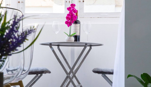 Valletta Waterfront 2BR Flat by ArcoCollection