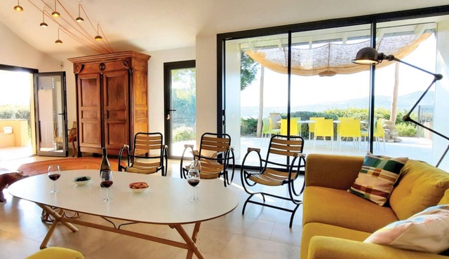 Villa Amiradou - Four Bedroom Villa, Sleeps 8