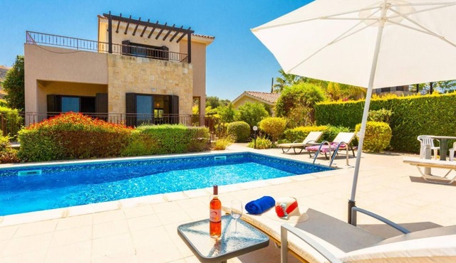 Villa Fortuna - Three Bedroom Villa, Sleeps 6