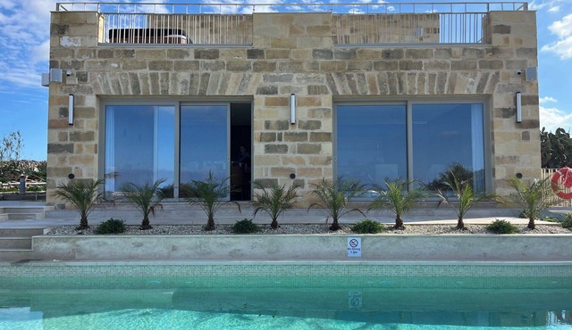 Villa in Mġarr with 5 bedrooms sleeps 12