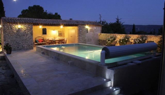 Village house, Luberon, Provence, pool, quiet location, walking distance shops