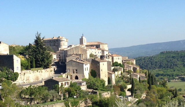 With Optic fibre Wifi, stunning location, pool and walking distance to village