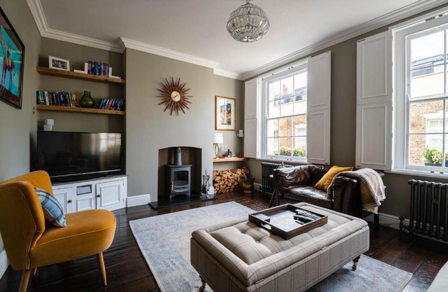 Majestic Modern Home close to Waterloo