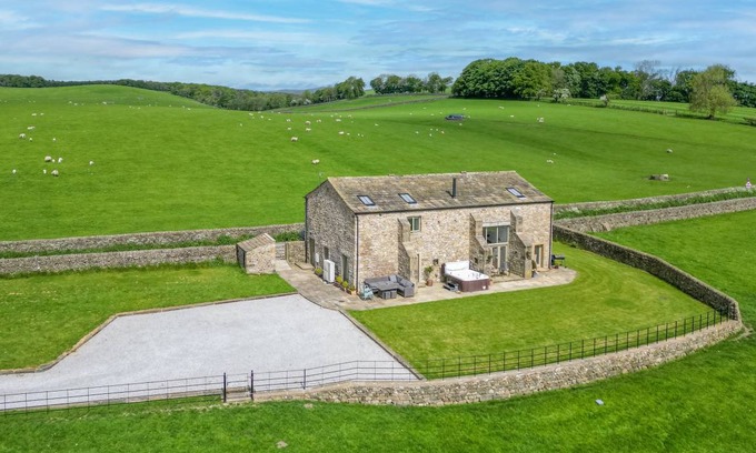 Skipton Cottage | Cabin ∙ 4 bedrooms ∙ 8 guests