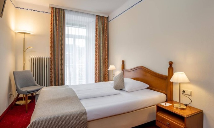 City Centre Salzburg House | Queen bed room - Special price - Hotel am Mirabellplatz