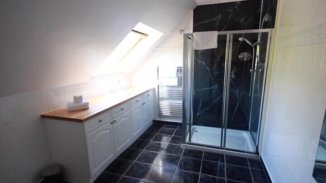 Photo of Bathroom in Arden