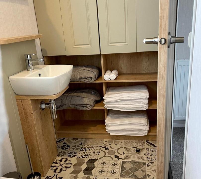 Photo of Bathroom in Fence