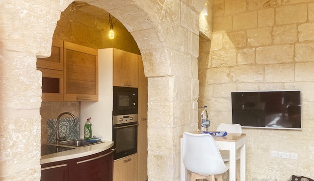 Malta's Naughtiest Cabaret close to Valletta